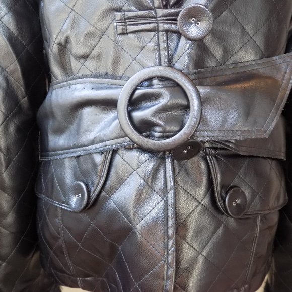 26 INTERNATIONAL Black Faux Leather & Fur Quilted Coat Size Medium - Picture 3 of 3